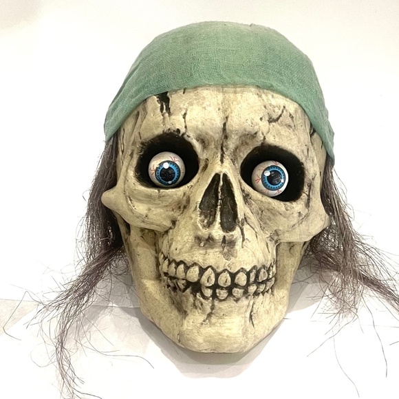 Halloween skeleton decoration. - Picture 2 of 5